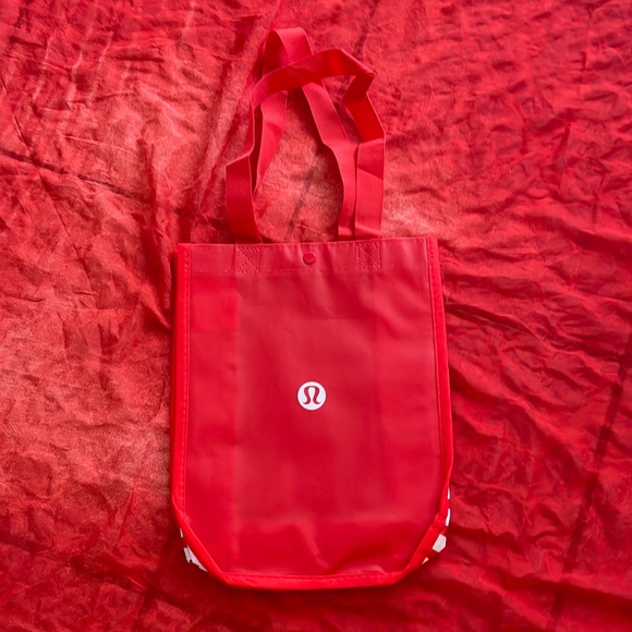 Lululemon set of two large and small shopping bags - Picture 3 of 6